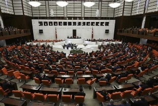 SON DAKİKA: Meclis’te yasalaştı! Doğum izni 16 haftaya çıkarıldı