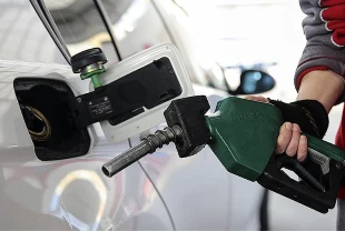 SON DAKİKA: Petrol fiyatları geriledi: Benzine ve motorine indirim geliyor