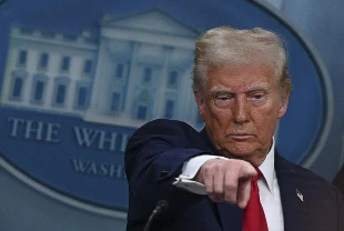 SON DAKİKA: Trump NATO'yu eleştirdi, İran mesajı verdi: Erken ayrılmayacağız