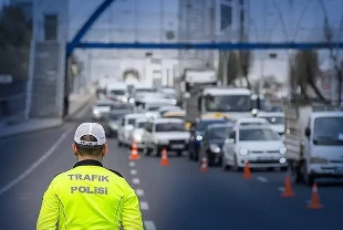 SON DAKİKA: Yola çıkacaklar dikkat! Hafta sonu İstanbul’da bu yollar kapalı