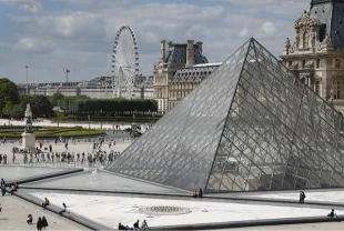 Soygunla gündeme gelmişti! Louvre Müzesi'nde değişim başladı