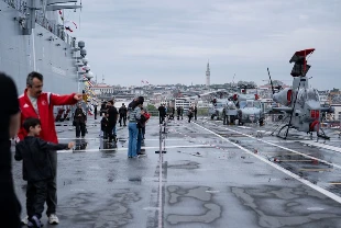 TCG Anadolu ziyarete açıldı: Vatandaşlar yoğun ilgi gösterdi