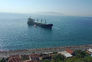 Tekirdağ'da gemi karaya oturdu! İncelemeler başladı