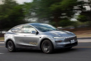 Tesla robotaksiler sorunlarla başladı