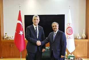 Ticaret Bakanı Bolat, D-8 Genel Sekreteri'ni kabul etti: Ekonomik iş birliği güçleniyor