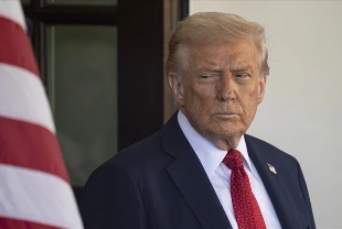 Trump affetmişti! Şimdi de sadakatsizlikle suçluyor