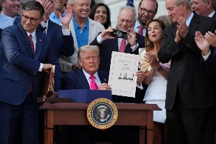 Trump imzaladı: ABD'de kapsamlı vergi ve harcama paketi yasalaştı