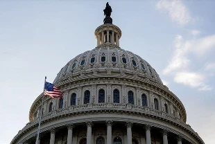 Trump'ın 'büyük zafer' dediği tasarı, senatoda 51'e 49 oyla geçti