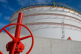 Türkiye zorunlu petrol stoklarını piyasaya açıyor