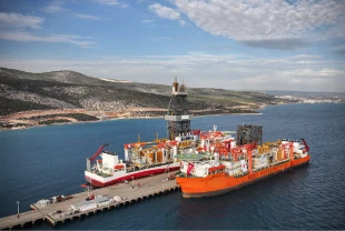 Türkiye'nin yeni sondaj gemileri yan yana geldi