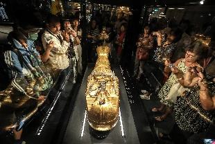 Tutankamon'un altındaki eserler ziyarete açıldı