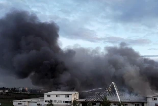 Tuzla'da fabrikada yangın çıktı! İtfaiye ekipleri müdahale ediyor