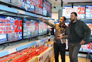 TV’ler internet tabanlı dönüşümle yine baş köşede