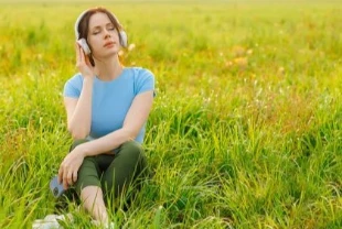 Yalnız başımıza zaman geçirmek psikolojimizi nasıl etkiler?