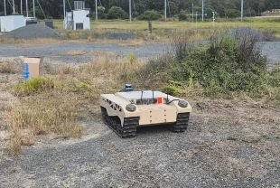 Yangınla mücadelede yapay zeka: İtfaiye robot sürüsü yüzde 99 başarılı