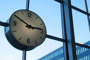 Yaz saati ABD’de başladı: Borsaların açılış saati değişti