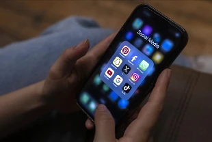 Yunanistan’dan 15 yaş altına sosyal medya yasağı