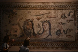 Zeugma Mozaik Müzesi ziyaretçi rekoru kırdı: 'Çingene Kızı'na yoğun ilgi