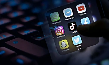 15 yaşından küçükler sosyal medya hesabı açamayacak