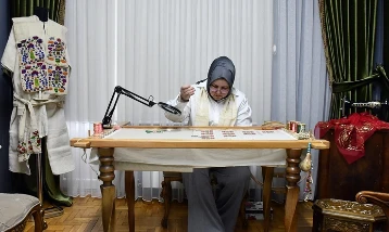 200 yıllık çeyizden aldığı ilhamla Anadolu kültürünü yaşatıyor