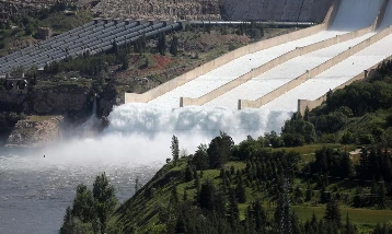 7 yıl sonra bir ilk! Keban barajının kapakları açıldı