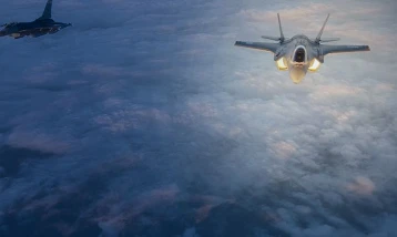 ABD bombardıman uçağı İngiltere'ye indi