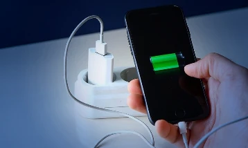 AB'den değiştirilebilir batarya kararı: Zorunlu hale gelecek