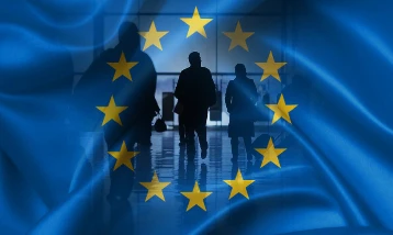 AB'den ilginç uyarı: 'Yakıt tasarrufu için daha az seyahat edin'