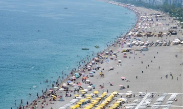 Antalya'da tüm zamanların günlük ziyaretçi rekoru kırıldı: 100 bini aştı