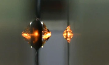 Aşırı basınçta suyu değiştirdi: Oda sıcaklığında oluşan yeni buz türü