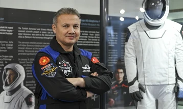 Astronot Alper Gezeravcı, İstanbul’da çocuklarla buluşacak