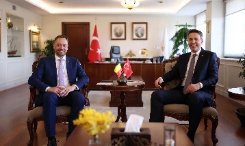 Bakan Bayraktar Belçikalı iş insanlarıyla bir araya geldi