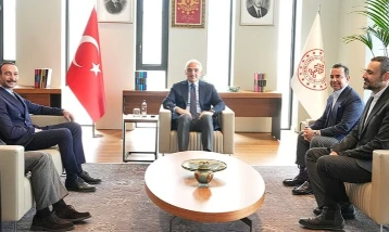 Bakan Ersoy, oyuncu Görkem Sevindik ile bir araya geldi