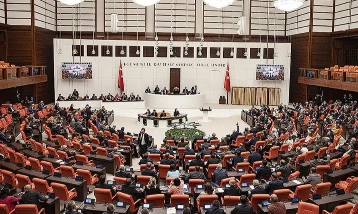 Doğum izni ve sosyal medya düzenlemesi gündemde