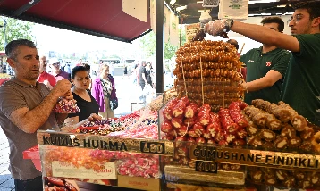 Çarşı pazarda bayram bereketi