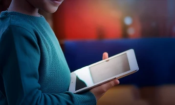 Çocukların dijital güvenliği için Apple ile işbirliği görüşmesi