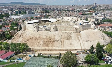 Deprem bölgesinde tarihi eserler yeniden ayağa kalkıyor