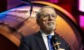 Malatya'da peş peşe depremler! Naci Görür'den ilk açıklama