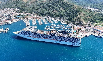 Dev kruvaziyer MSC Divina Marmaris'te! 4 bine yakın turist getirdi