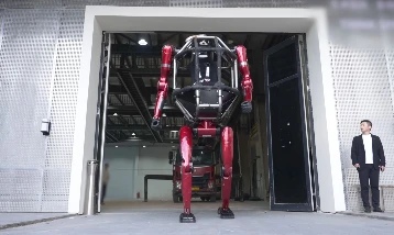 Dünyanın ilk isteğe bağlı insanlı robotu seri üretime hazır: Unitree GD01