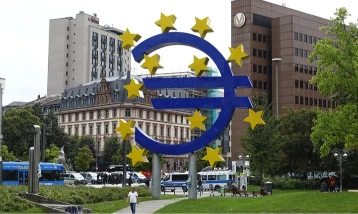 Euro Bölgesi’nde büyüme frene bastı: PMI 10 ayın dibinde
