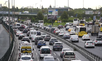 Haftanın üçüncü gününde trafik yoğunluğu yüzde 67 seviyesinde