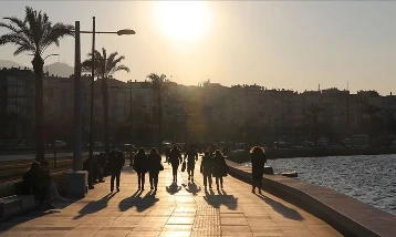 Haftaya yağışlar yurdu terk ediyor: Sıcaklıklar 10 derece birden artacak