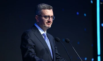 İletişim Başkanı Duran, Cannes'te yarışacak 3 film için TRT'yi tebrik etti