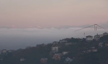 İstanbul Boğazı'nda yoğun sis: Köprü görünmez hale geldi