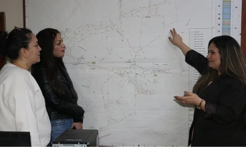 Kadın mühendis yerin metrelerce altında görev yapıyor