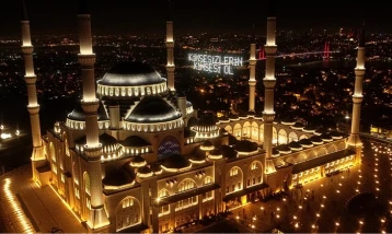 Kadir gecesi yarın idrak edilecek: Bin aydan daha hayırlı gece