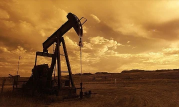 Küresel belirsizlikler petrol piyasasını vuruyor: Brent'te geri çekilme
