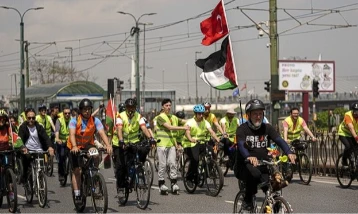 Küresel Sumud Filosu'na destek için pedallar İstanbul'da çevrildi