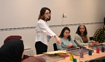 Kütüphane Haftası’nda ebru sanatıyla buluştular